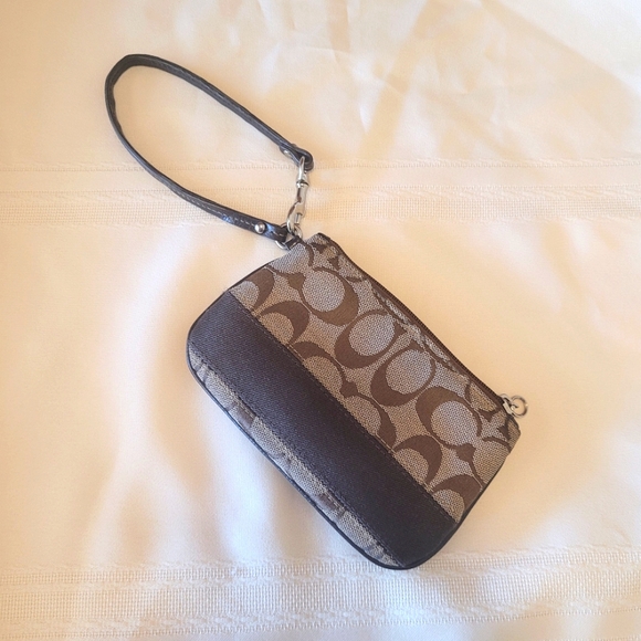 Coach Signature Logo Wristlet Khaki/Brown Stripe EUC - Picture 4 of 7